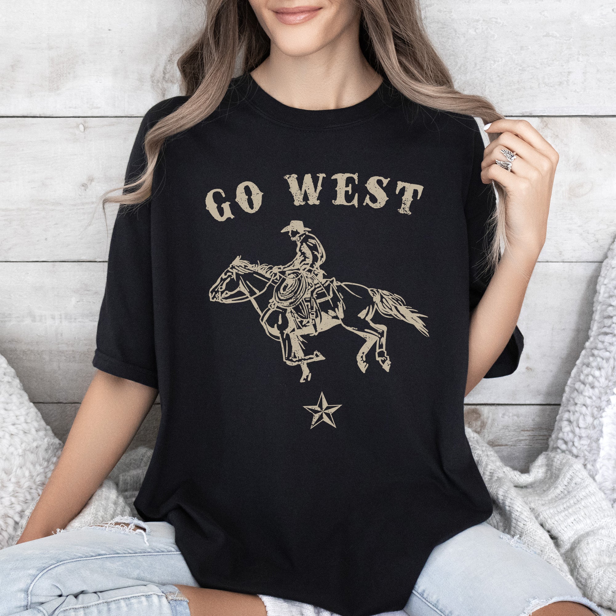 Go West Cowboy Horse Western Retro Vintage Cowboy Style Heritage Edition Comfort Colors Tee